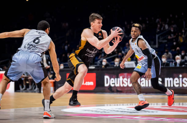 以一位具备 以一位具备